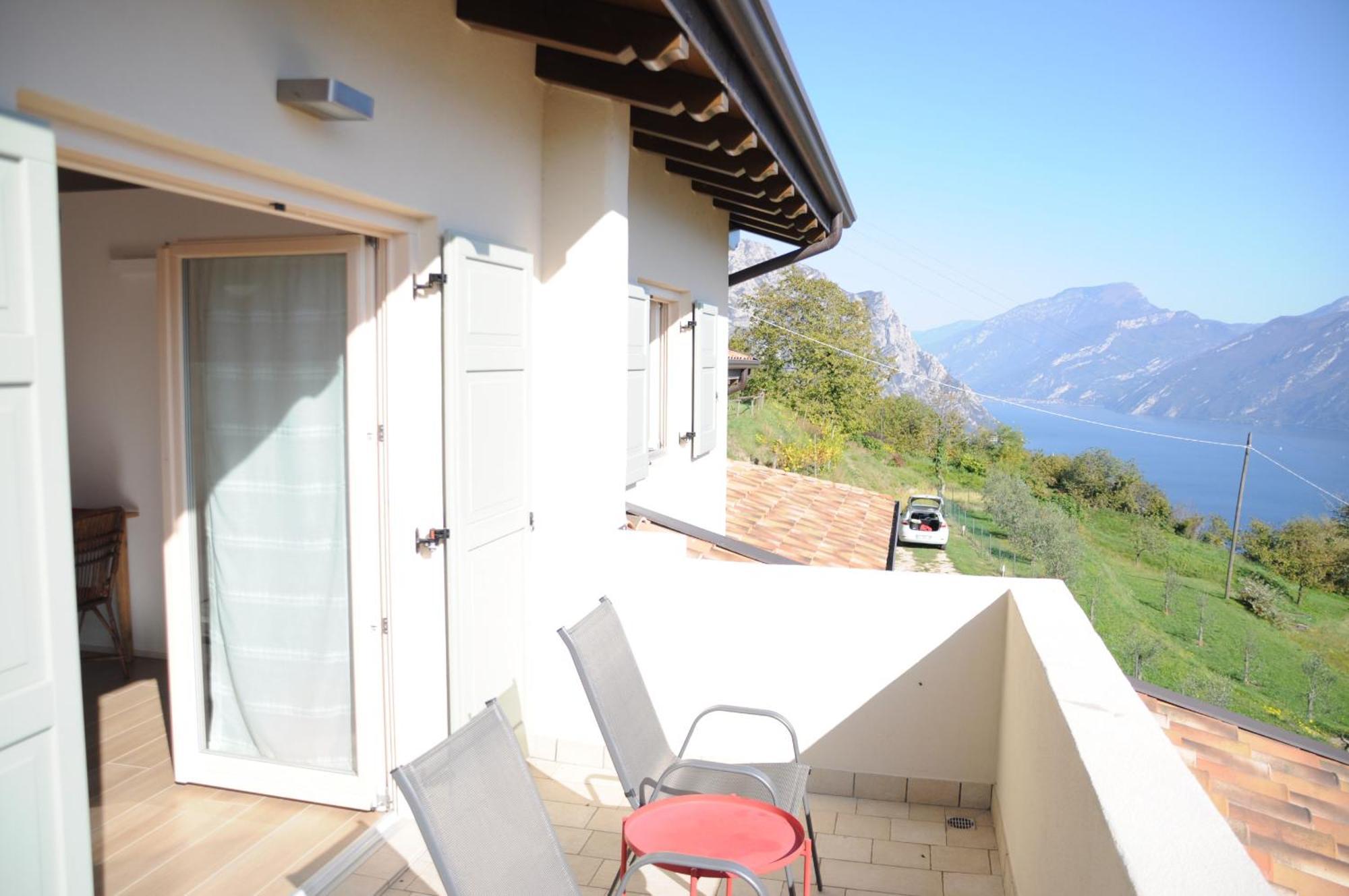 Villetta 56 Blu Yellow And Red Lake View Garden Private Parking By Garda Domus Mea Tremosine Zewnętrze zdjęcie