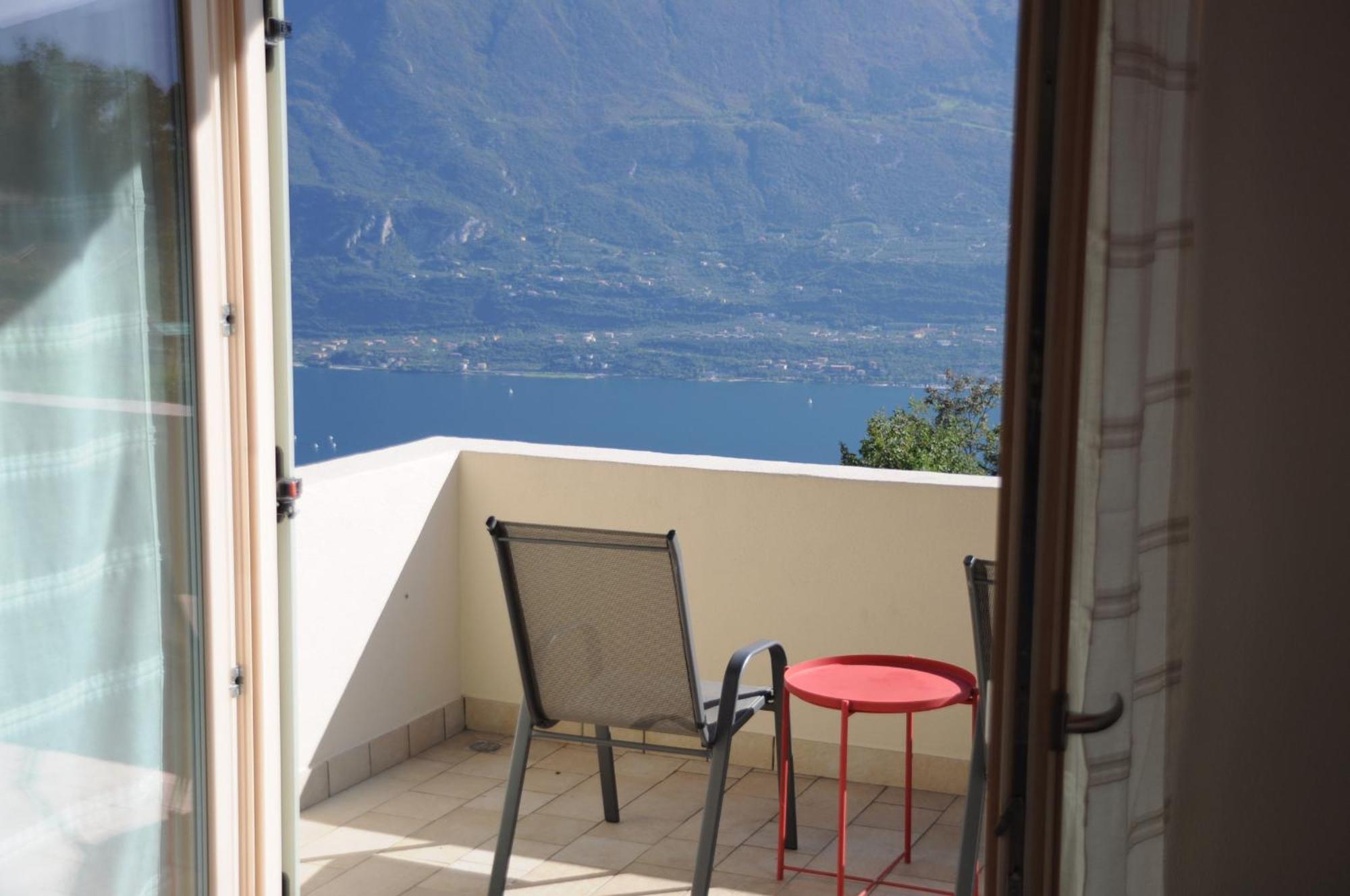 Villetta 56 Blu Yellow And Red Lake View Garden Private Parking By Garda Domus Mea Tremosine Zewnętrze zdjęcie
